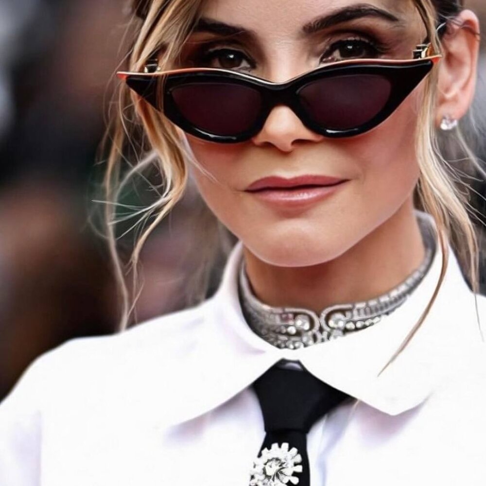 Valentino V-GOLDCUT-II VLS-114A Sunglasses Black/Yellow Gold Cat Eye Frame